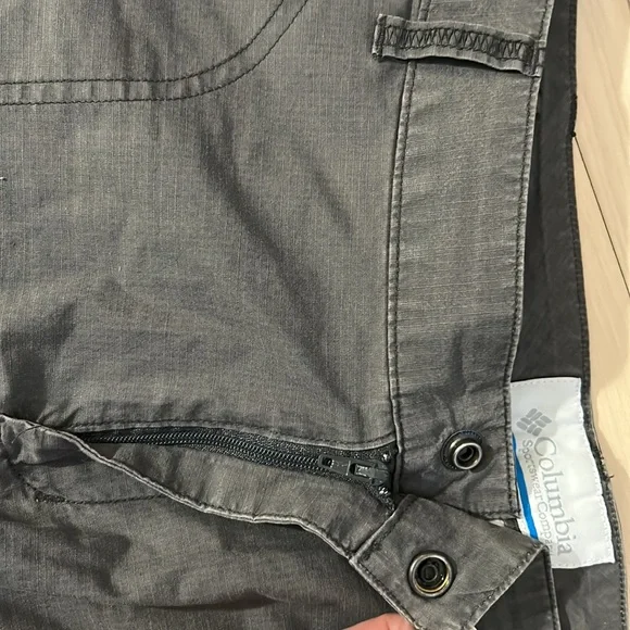 Columbia Gray Adjustable Waist Capris Size 10 - Picture 15 of 16